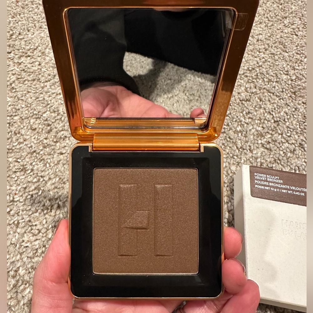 Haus Labs Power Sculpt Velvet Bronzer- Deep Level 12 - Picture 2 of 5